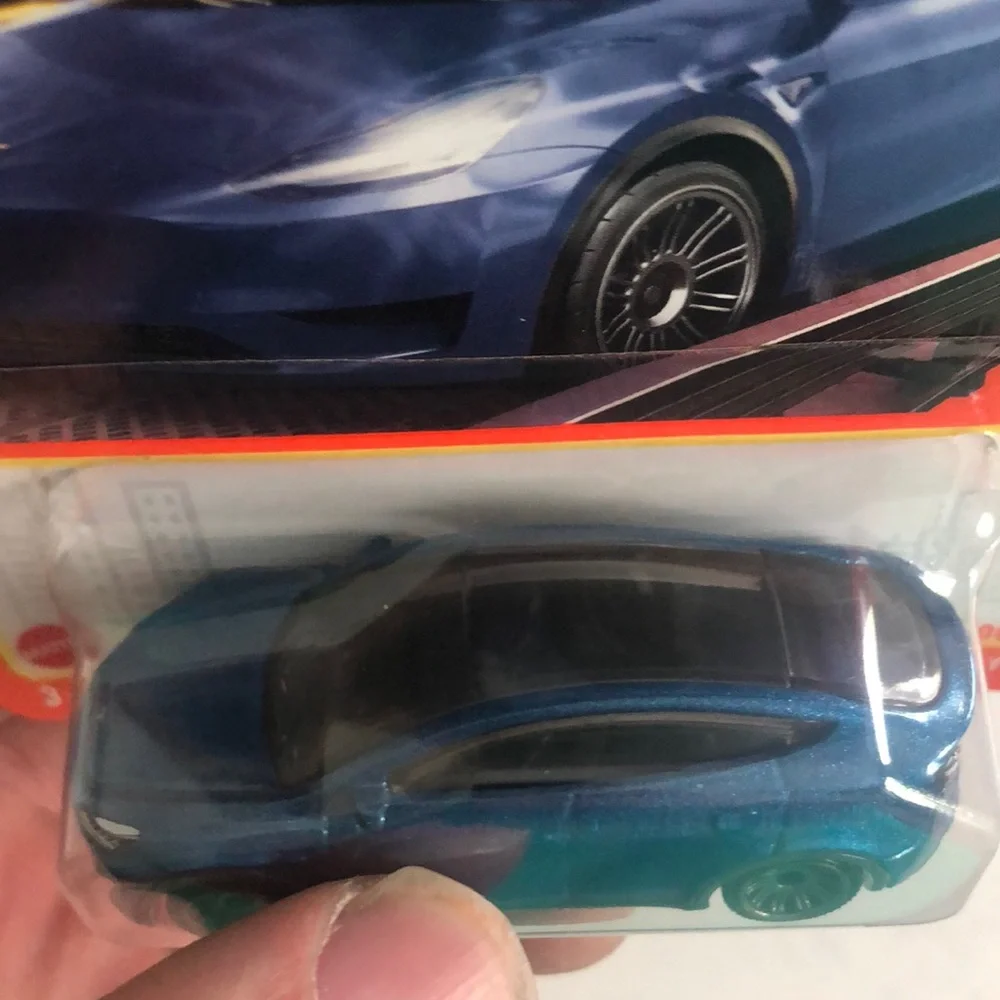 Tesla Model Y blue - Picture 4 of 7